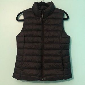 NWOT Gap Black Puffy Vest